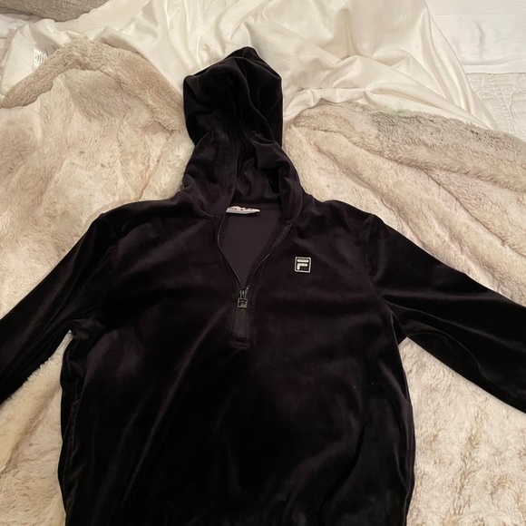 FILA Medium Black Velour Sweatshirt - Picture 1 of 2